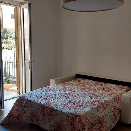 Ariel House Апартаменты Альгеро