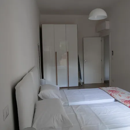 Apartment Ariel House *